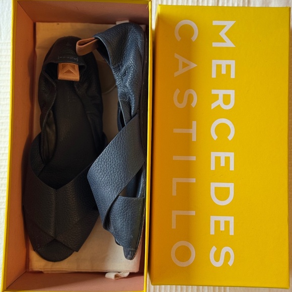 Mercedes Castillo Amaia Pebbled Leather Open-toe Flats (Navy Blue - Size 9/39) - Picture 5 of 8